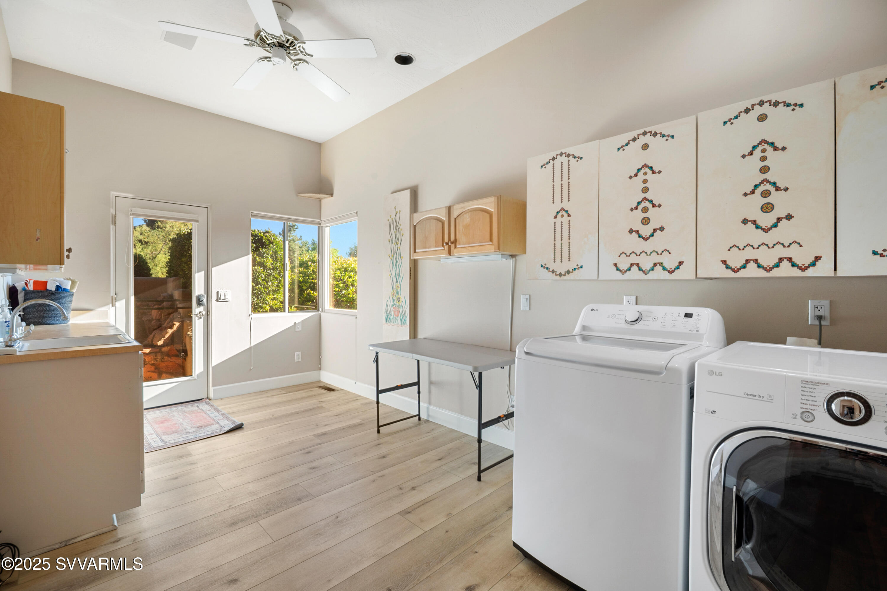 355 Indian Cliffs Road