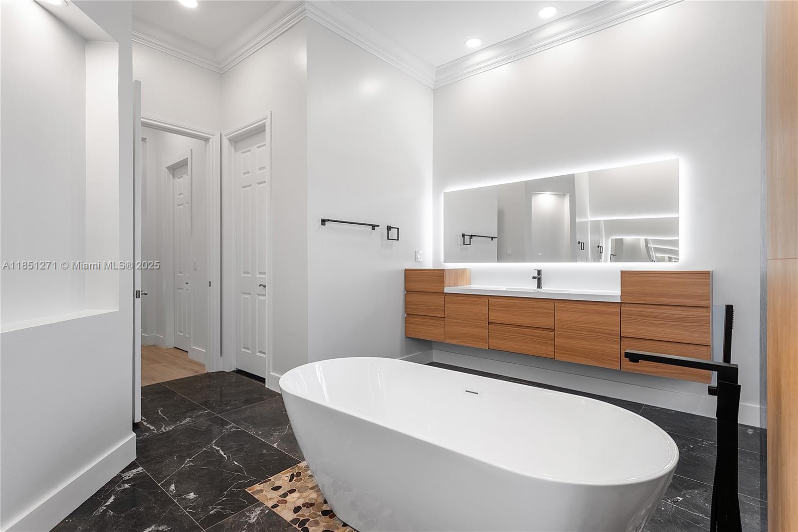 11098 Canary Island Ct