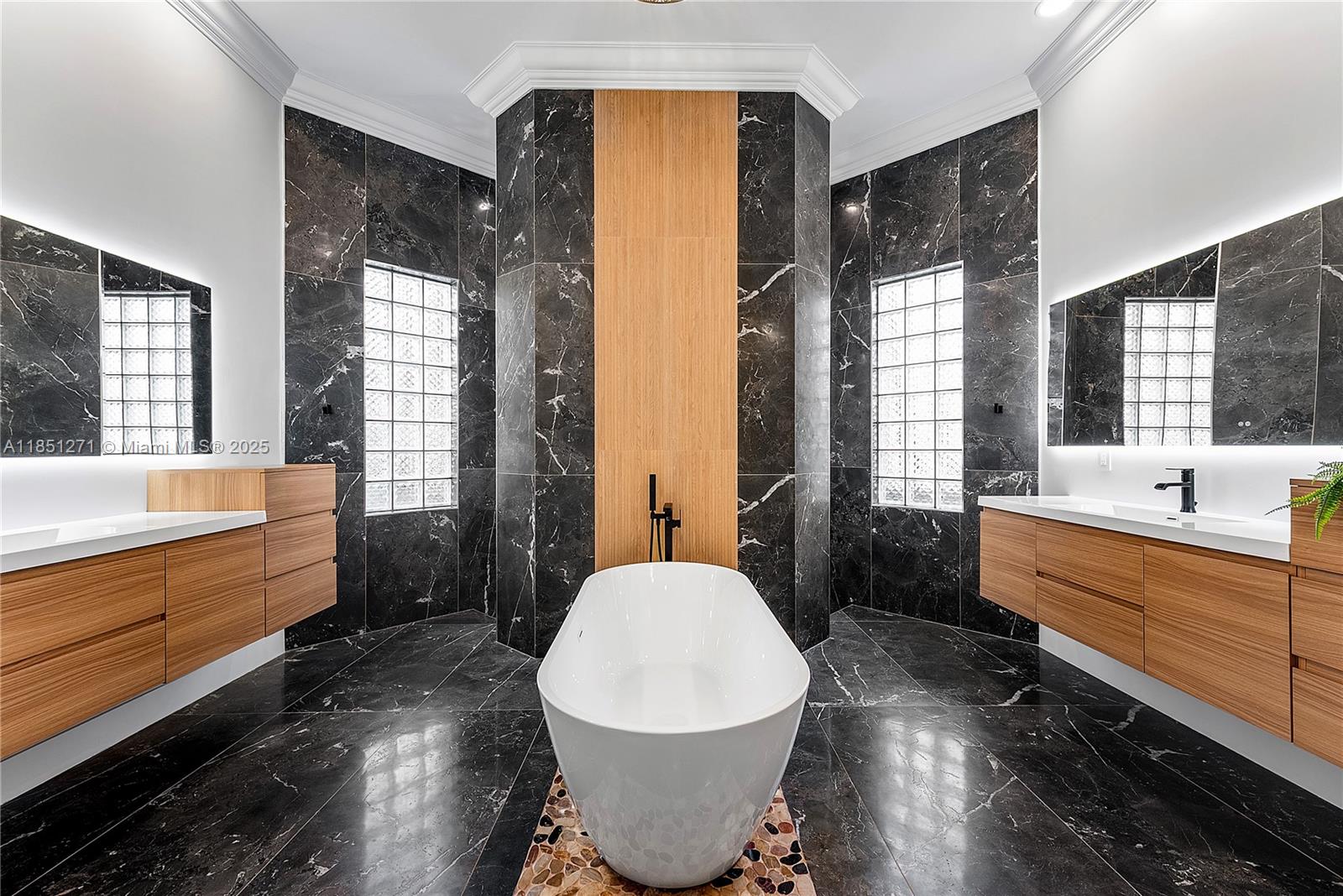11098 Canary Island Ct