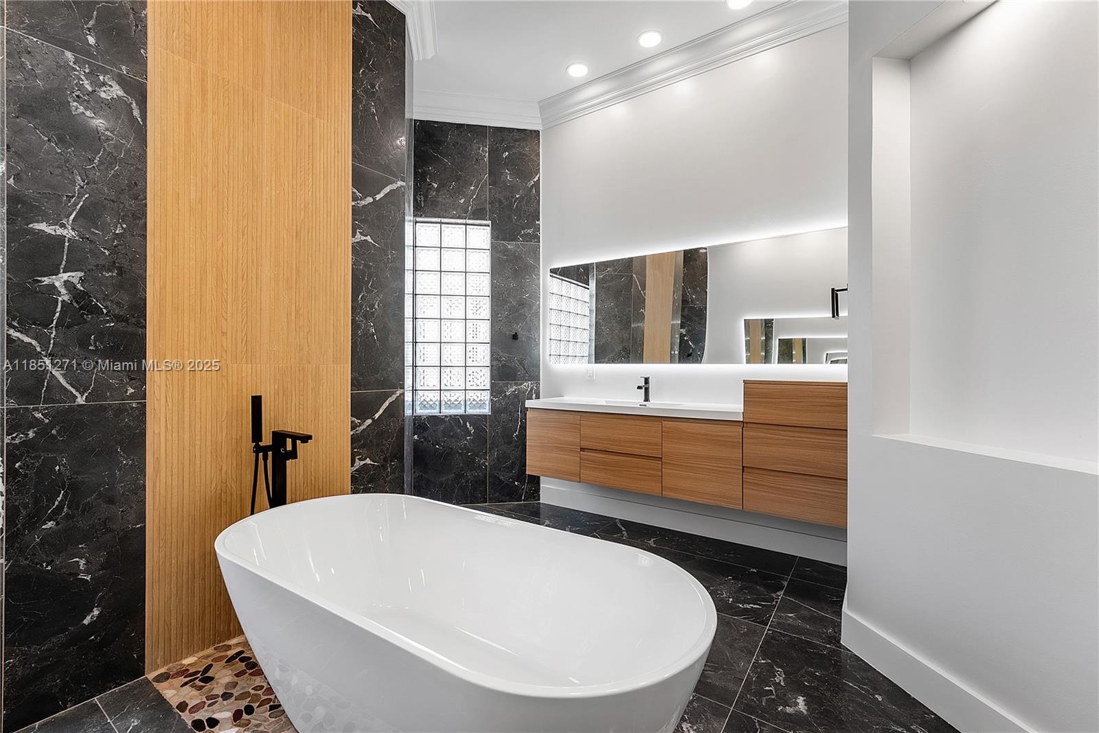 11098 Canary Island Ct
