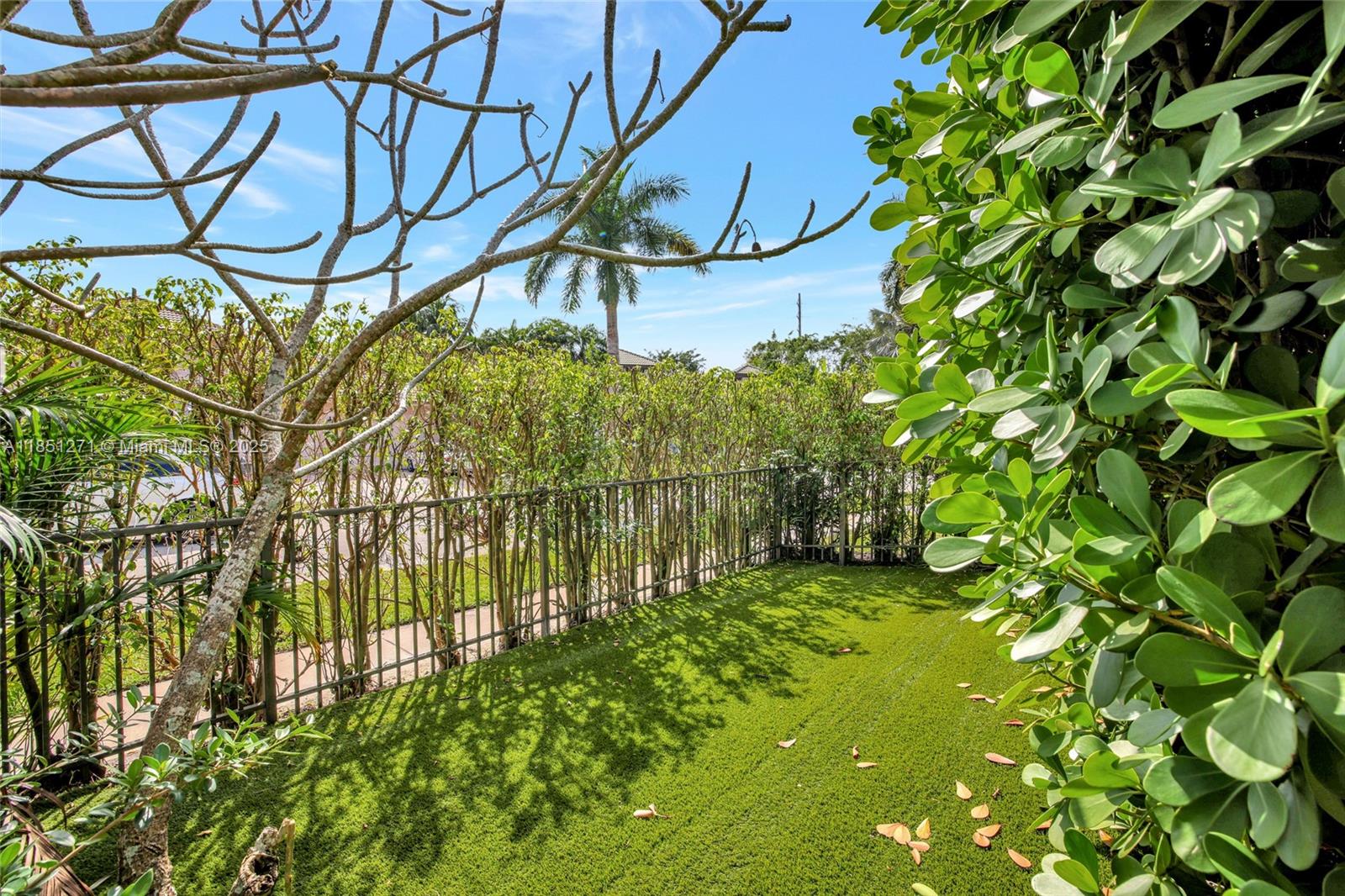 11098 Canary Island Ct