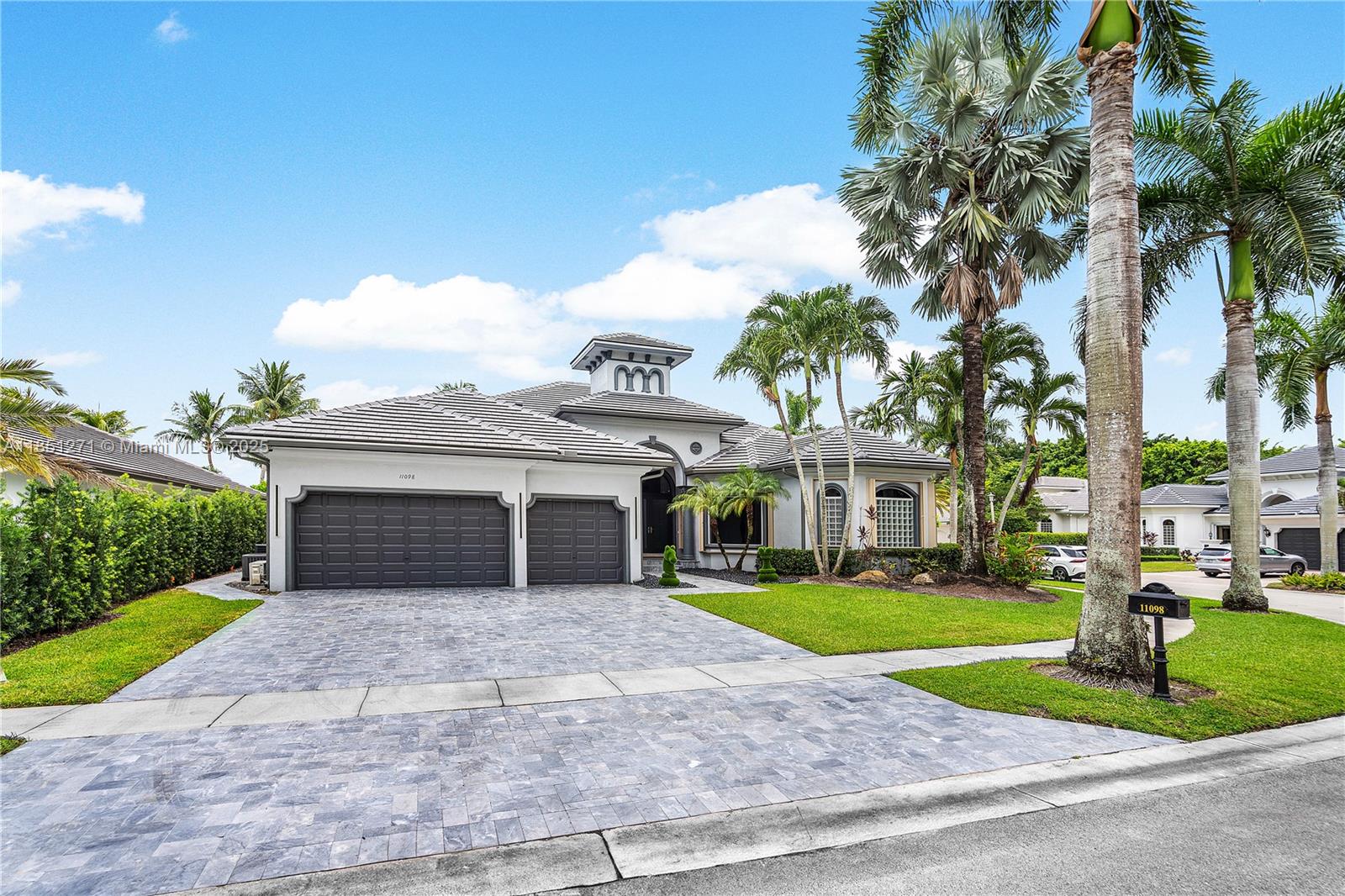 11098 Canary Island Ct