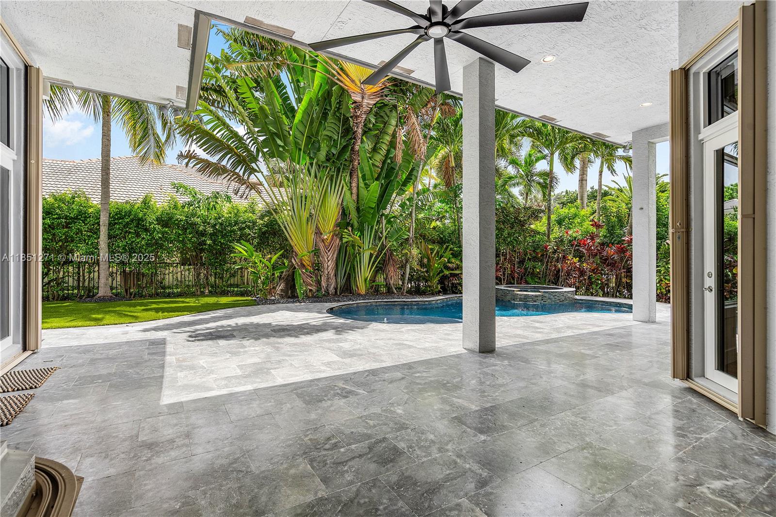 11098 Canary Island Ct