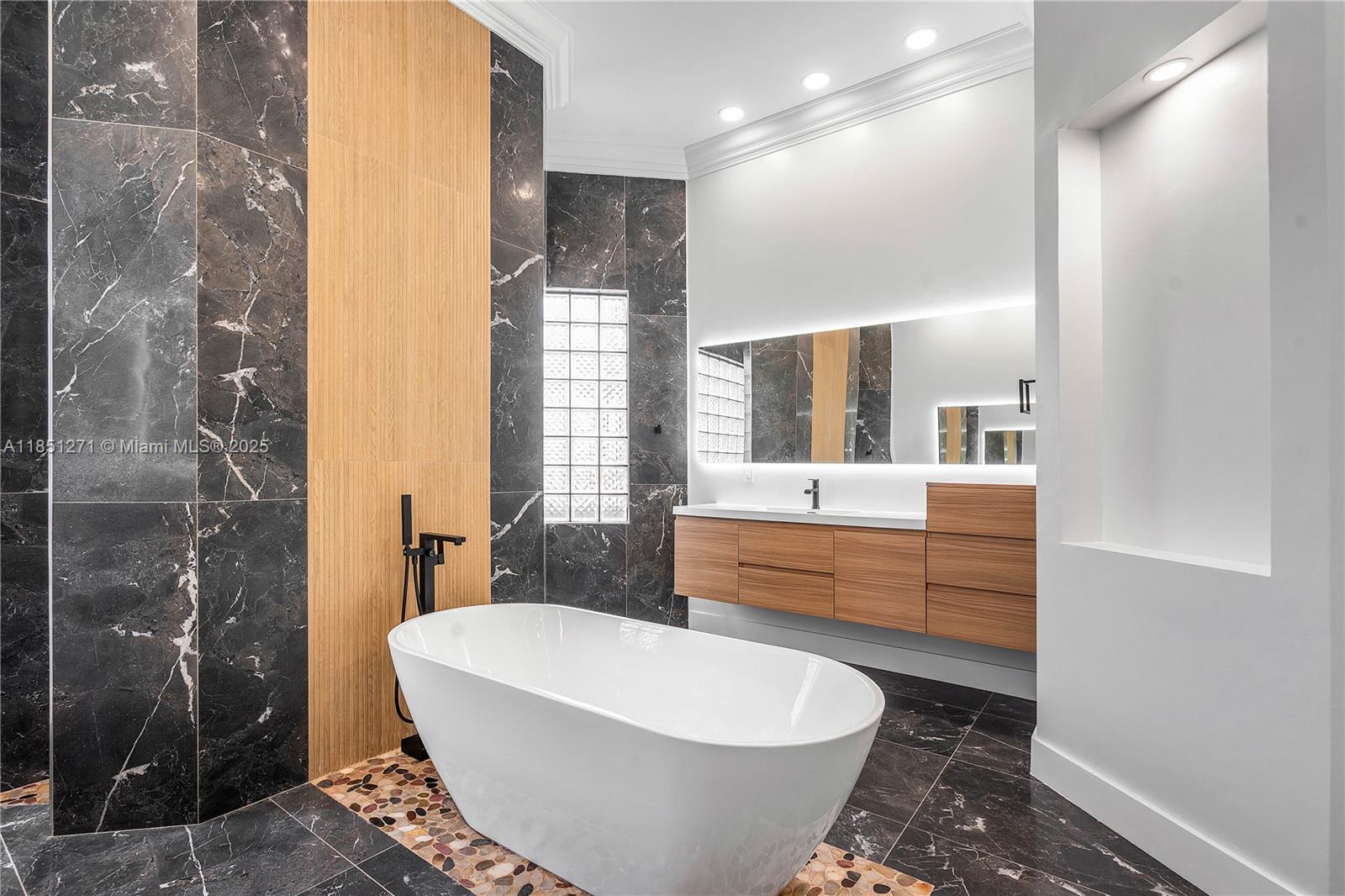 11098 Canary Island Ct
