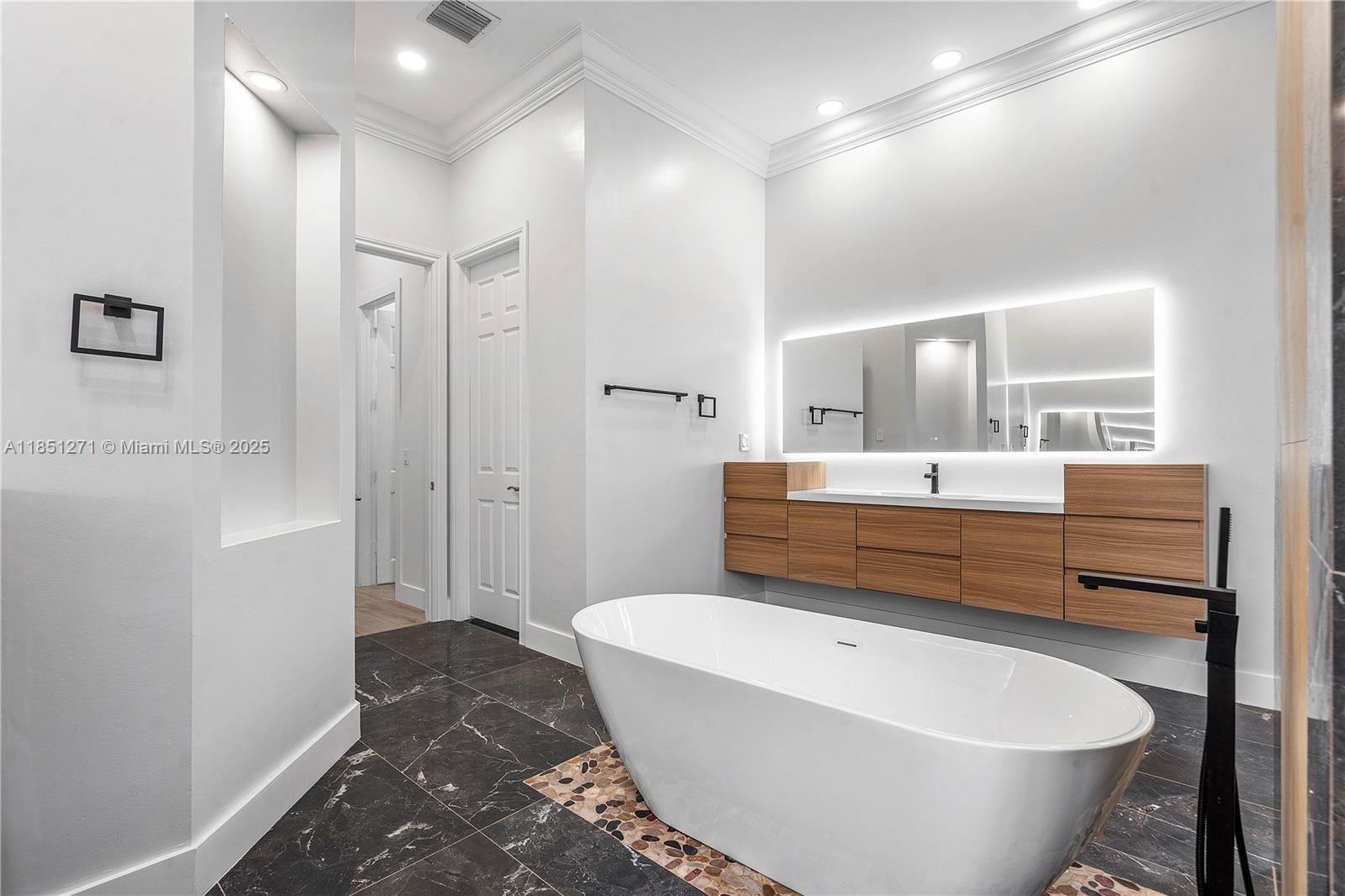 11098 Canary Island Ct