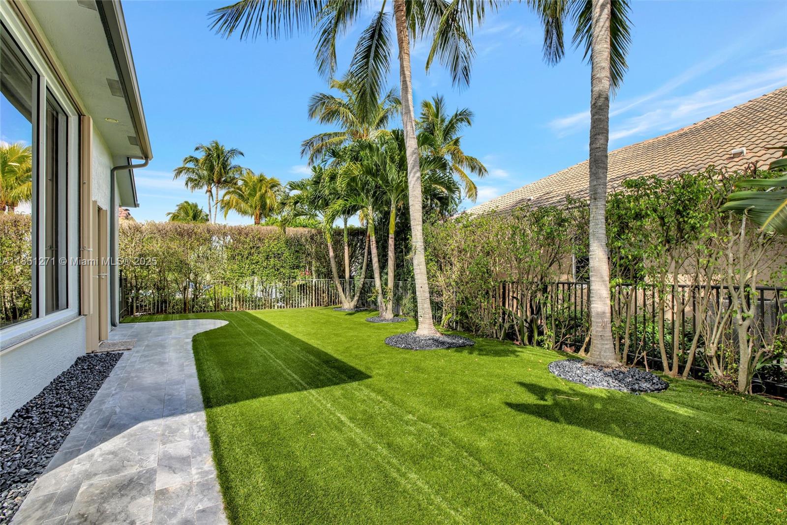 11098 Canary Island Ct