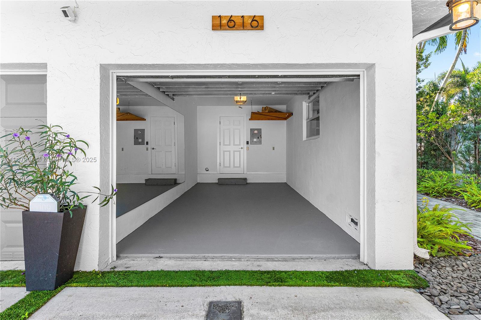 1616 NE 5th St.