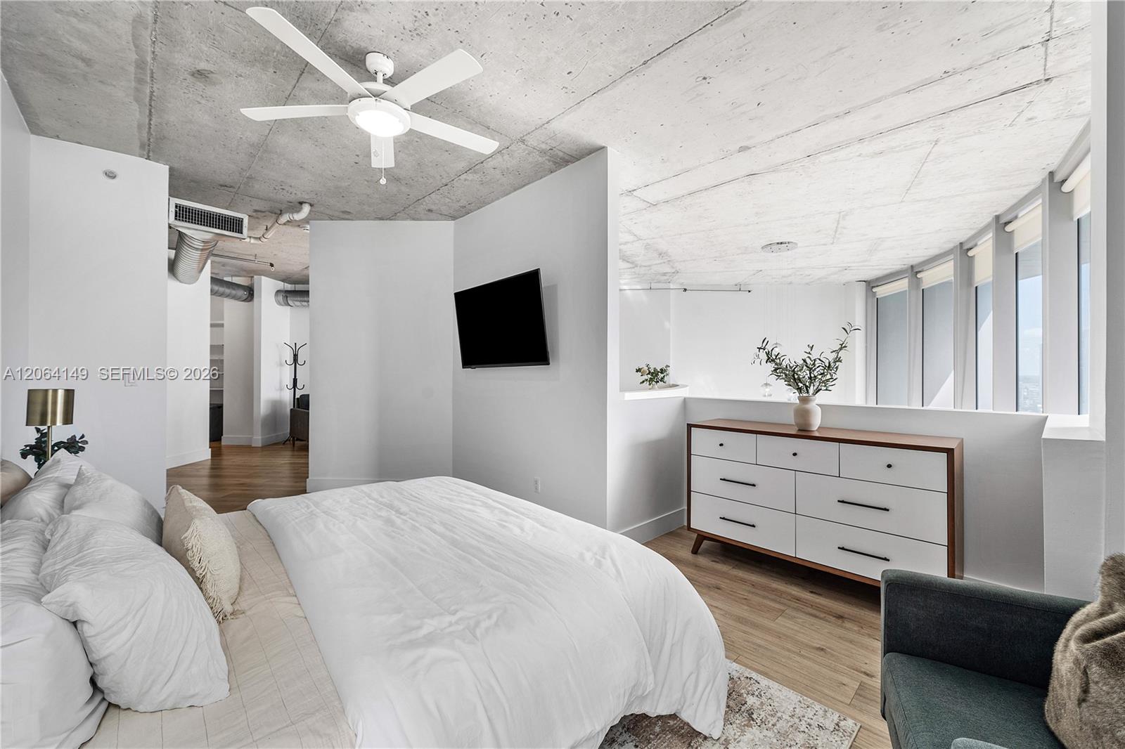 690 SW 1st Ct Unit: PH3102