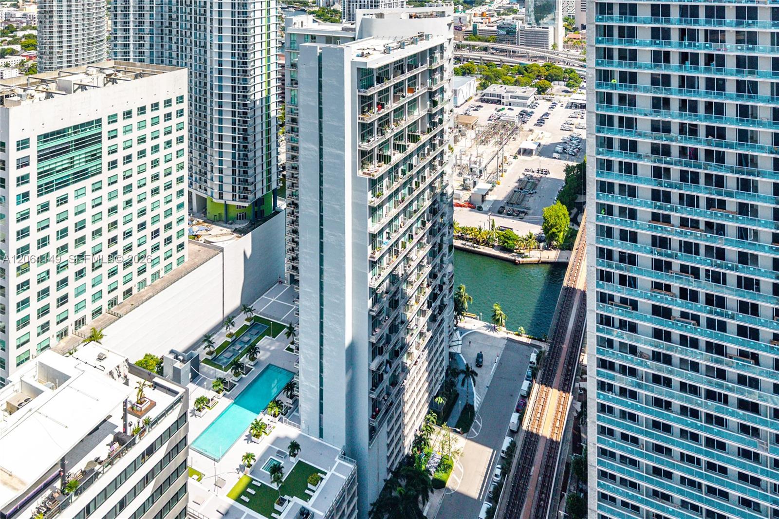690 SW 1st Ct Unit: PH3102