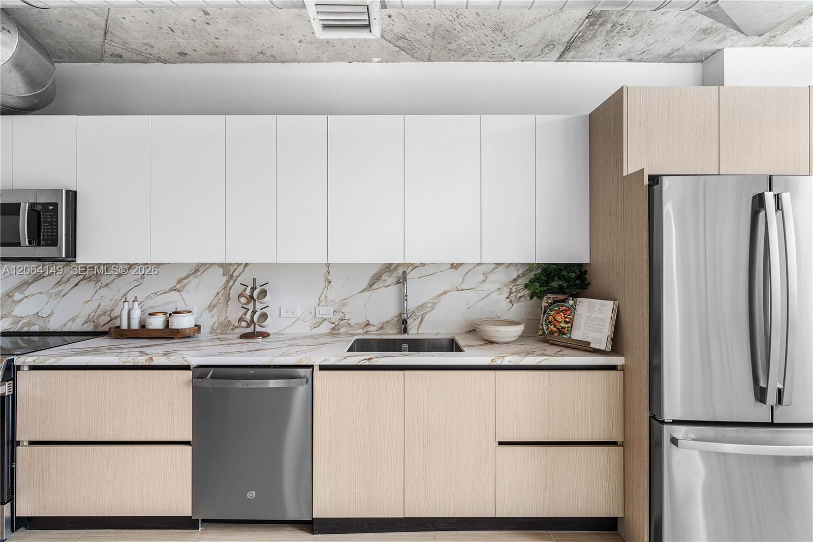 690 SW 1st Ct Unit: PH3102
