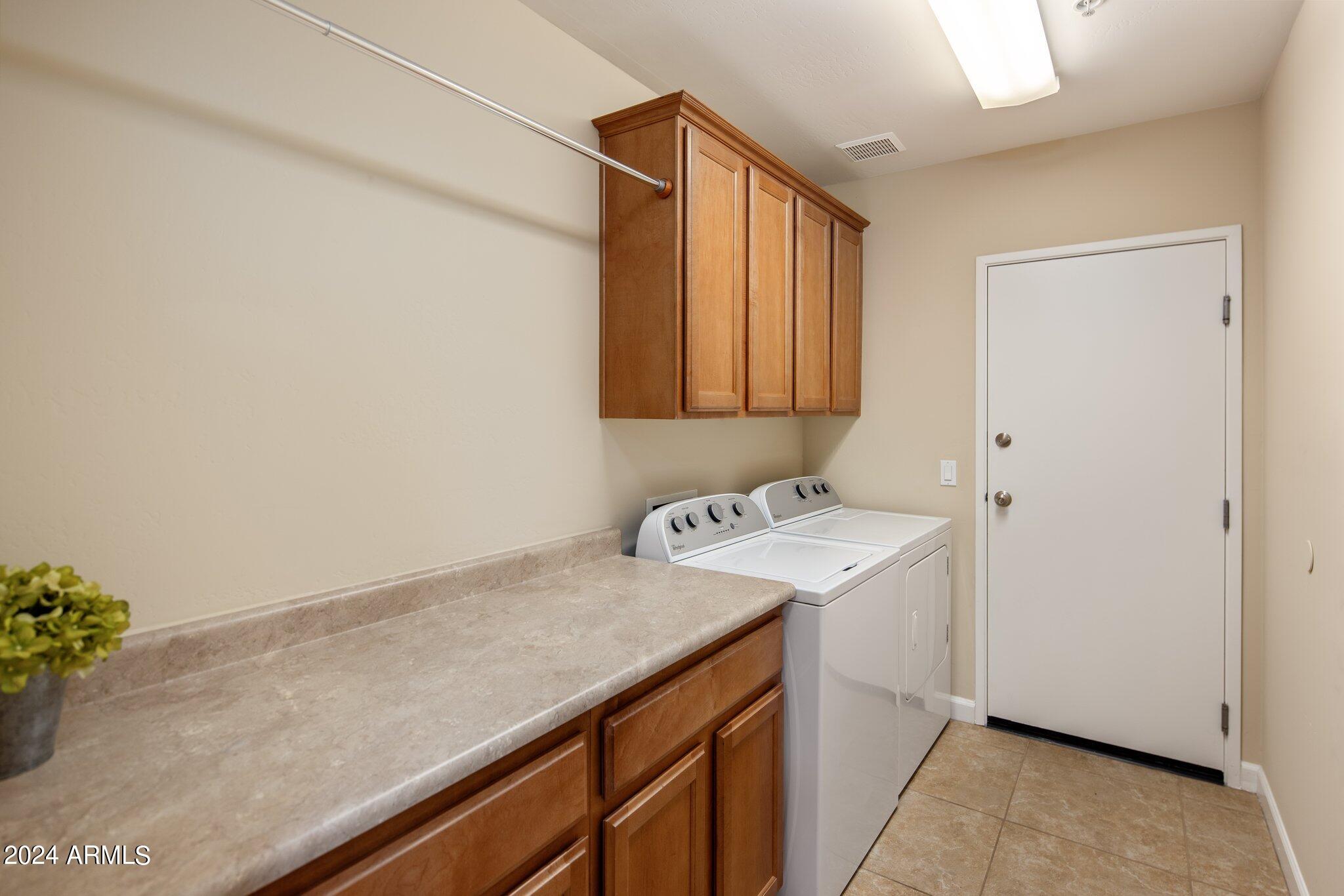 7265 E Aurora --