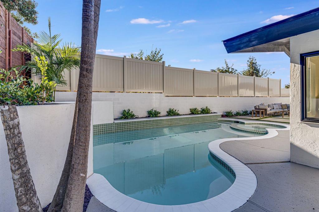 7905 Paseo Del Ocaso