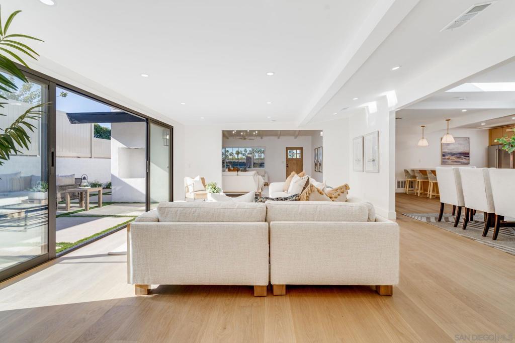 7905 Paseo Del Ocaso