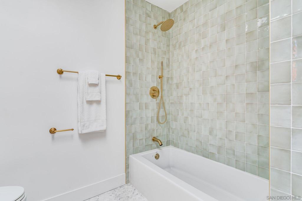 7905 Paseo Del Ocaso