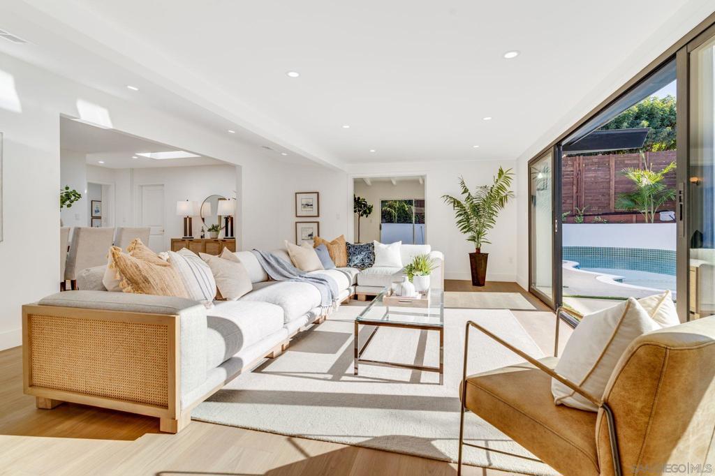 7905 Paseo Del Ocaso