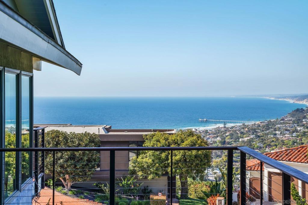 2541 Via Viesta