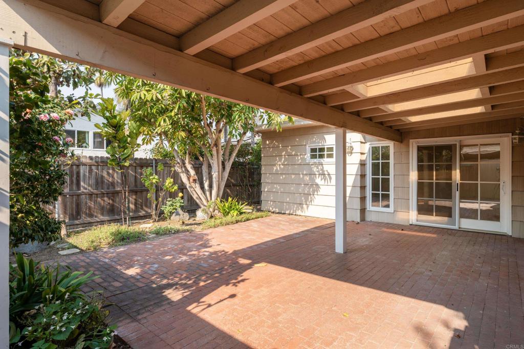 8228 Paseo del Ocaso