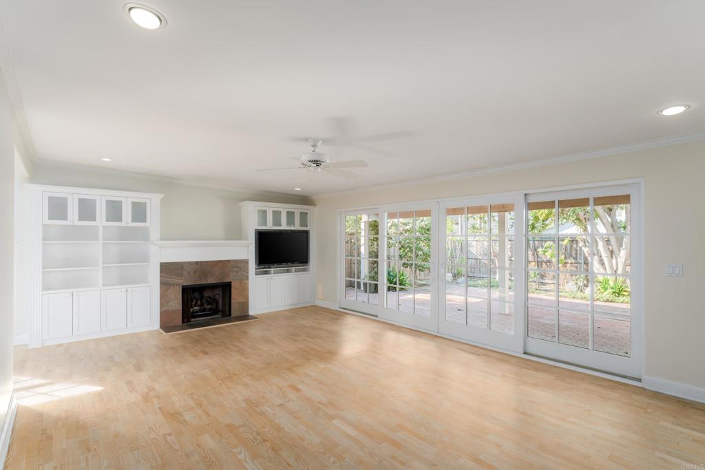 8228 Paseo del Ocaso