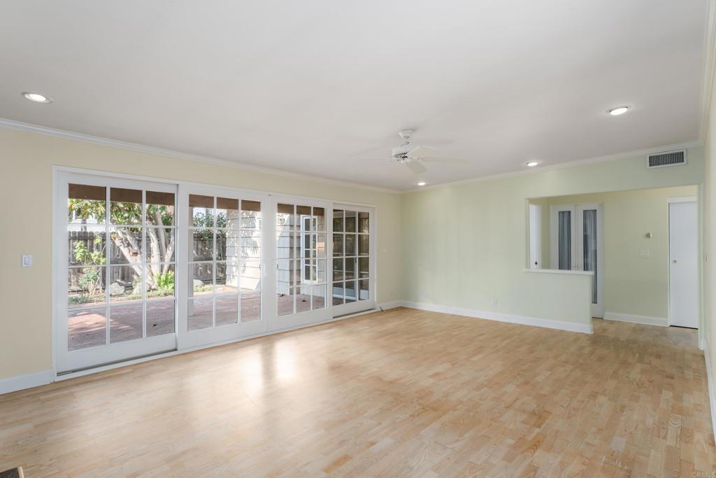 8228 Paseo del Ocaso