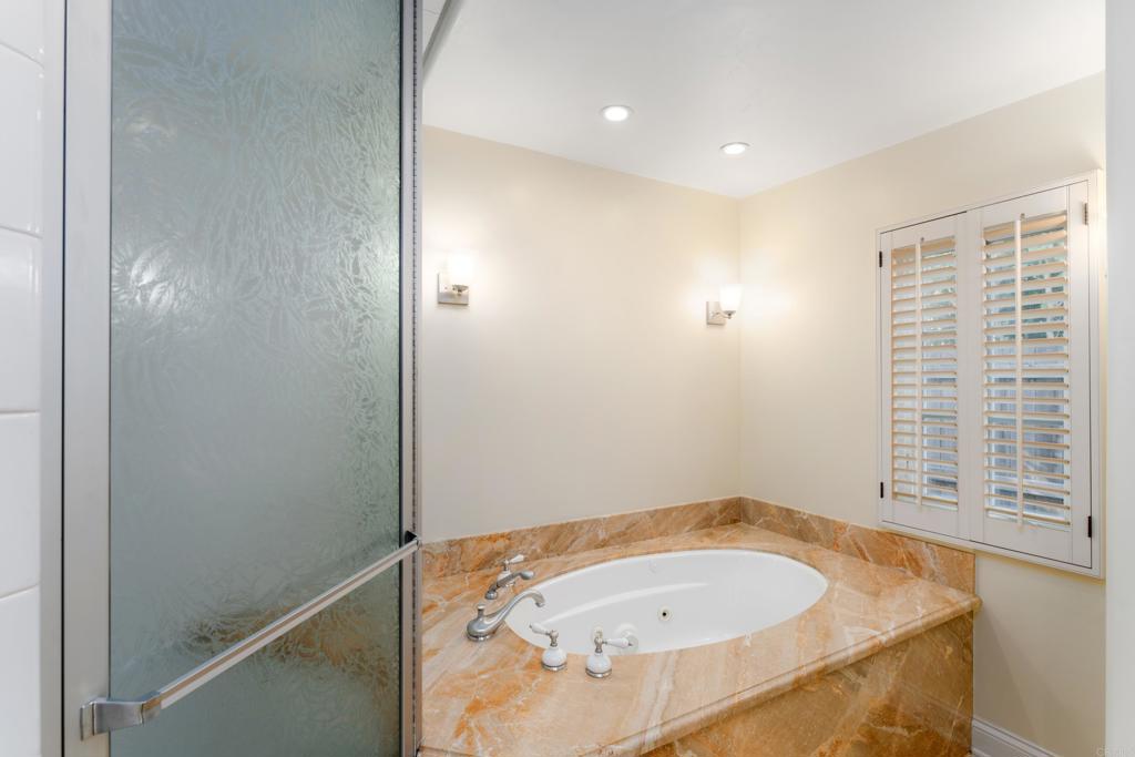 8228 Paseo del Ocaso