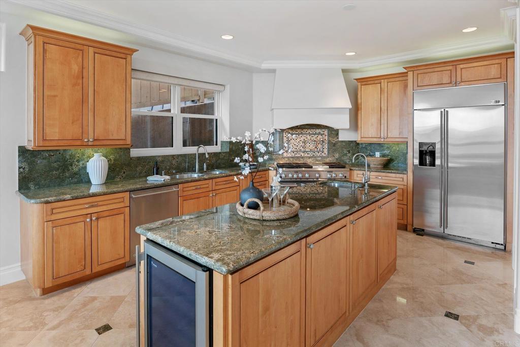 945 & 947 Coast Boulevard S