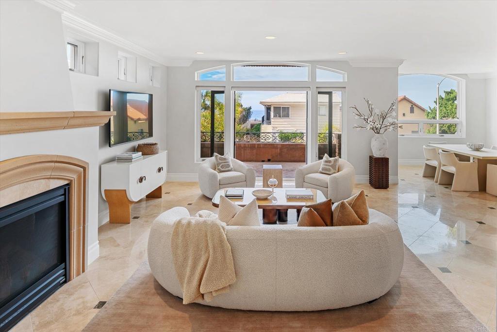 945 & 947 Coast Boulevard S