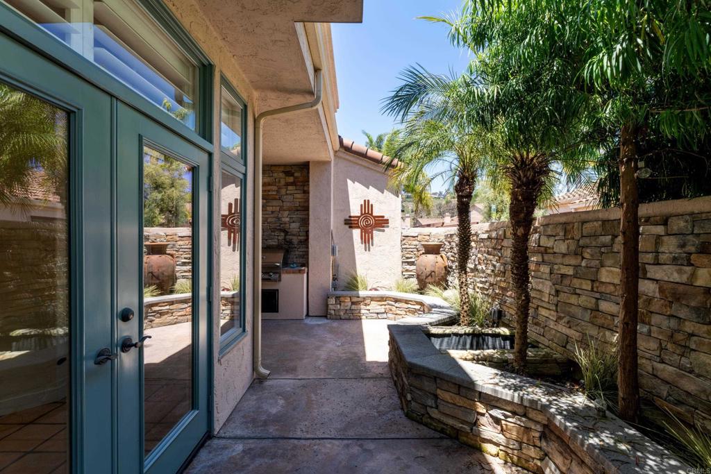 3647 Paseo Vista Famosa