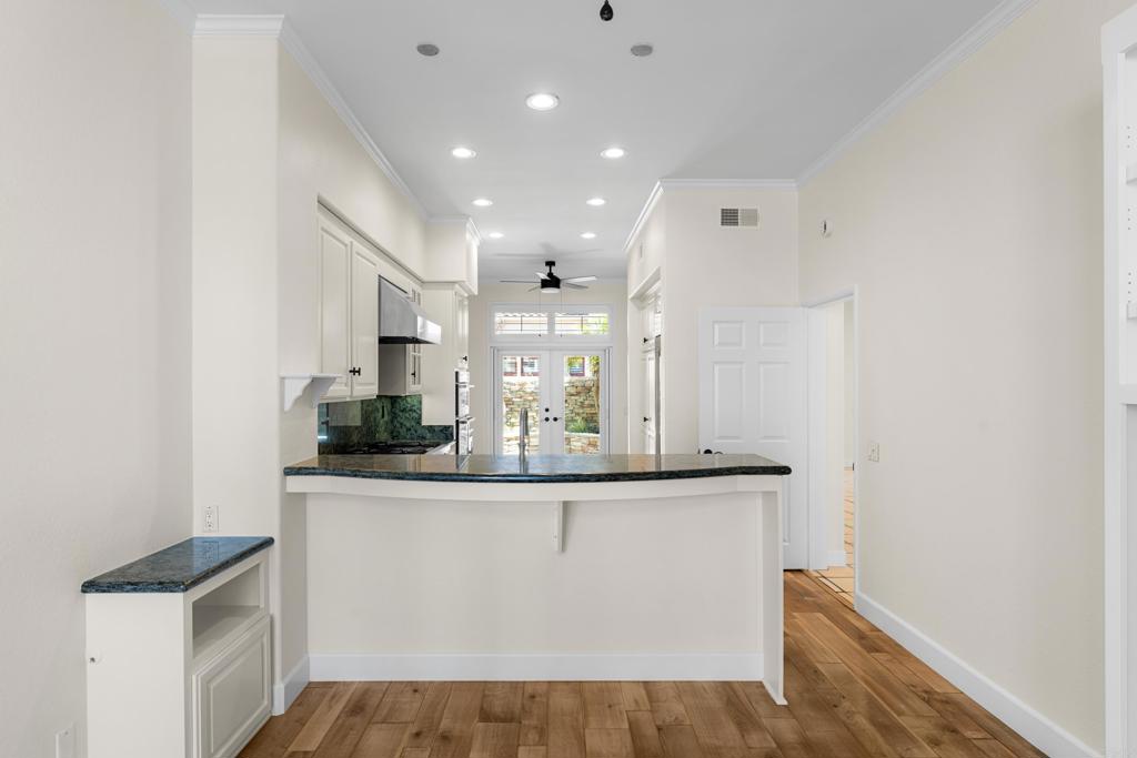 3647 Paseo Vista Famosa