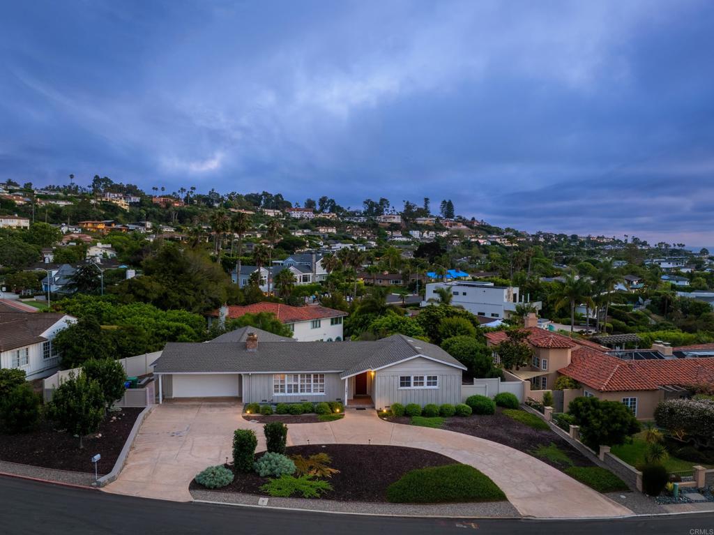 1381 W Muirlands Drive