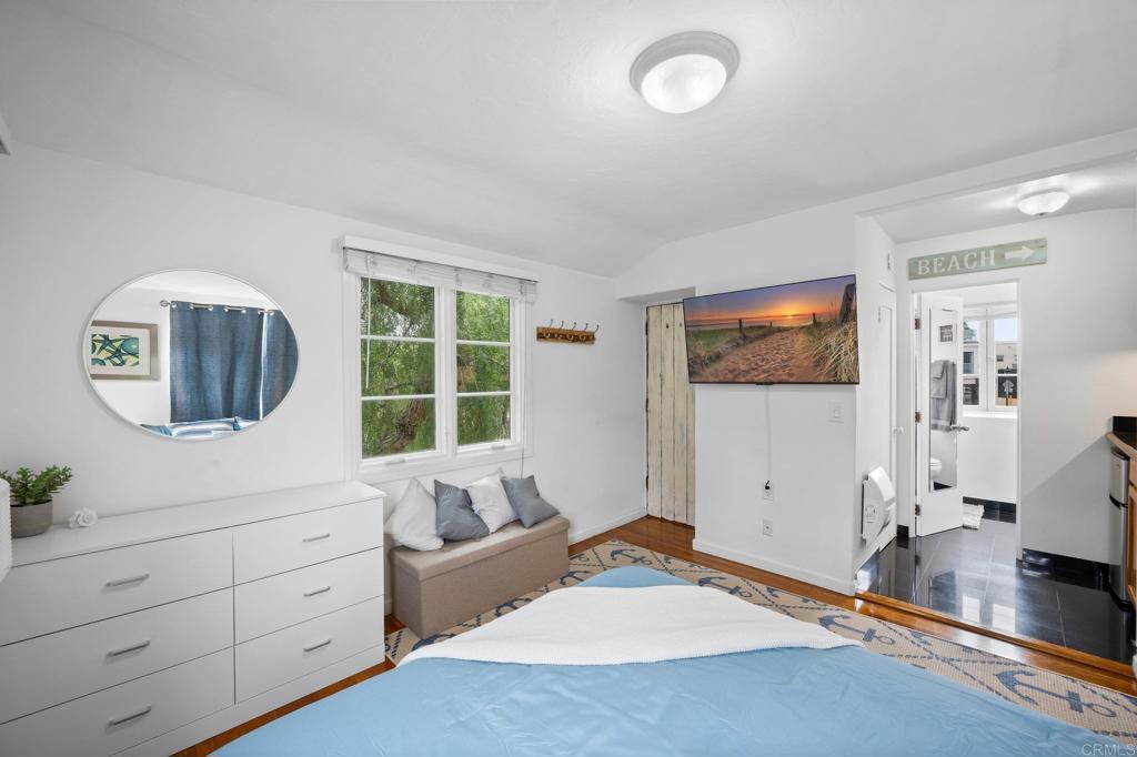 1303 15 Cave Street