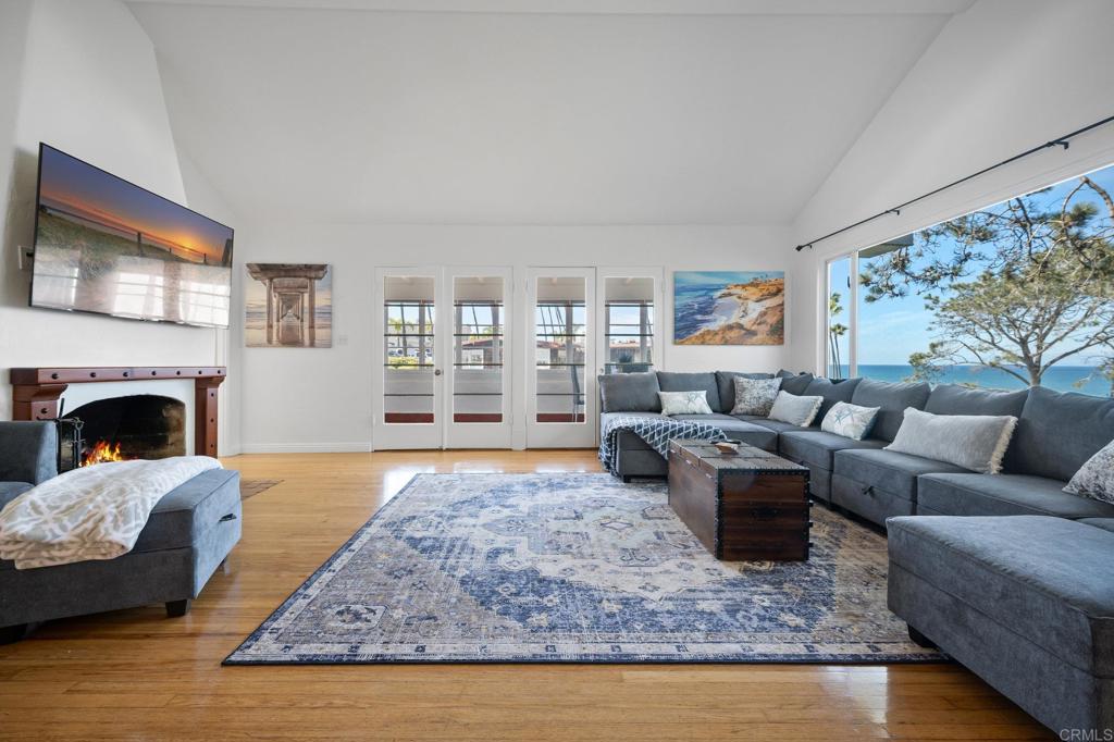 1303 15 Cave Street
