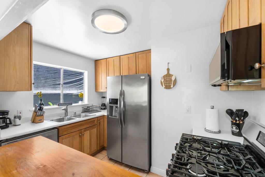 1303 15 Cave Street