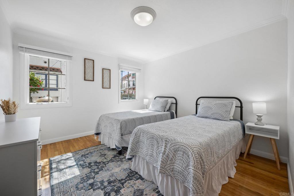 1303 15 Cave Street