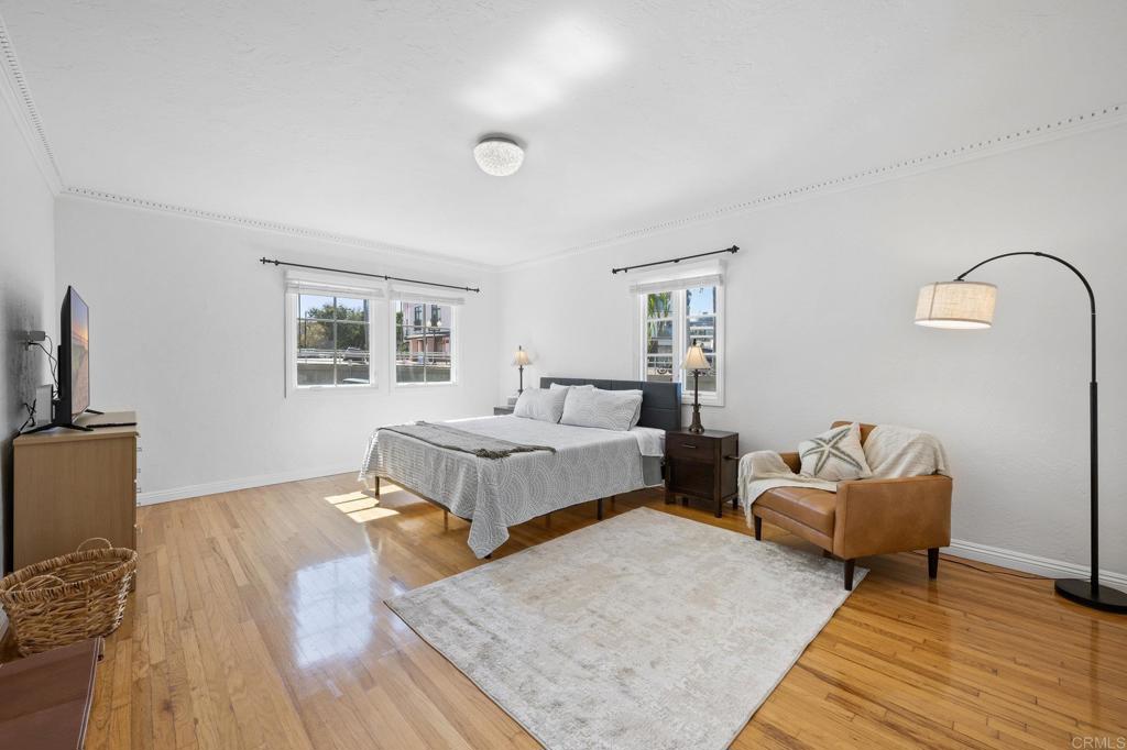 1303 15 Cave Street