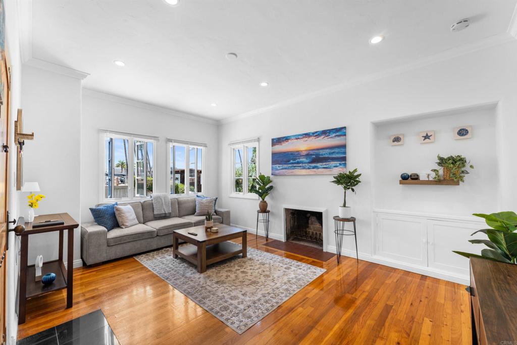 1303 15 Cave Street