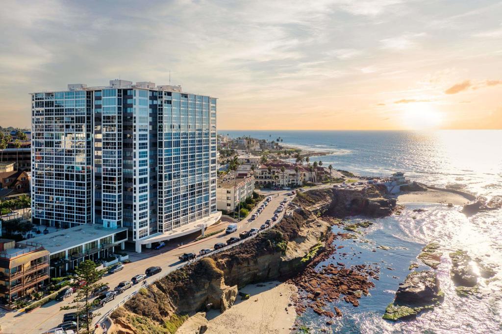 939 Coast Boulevard 5E