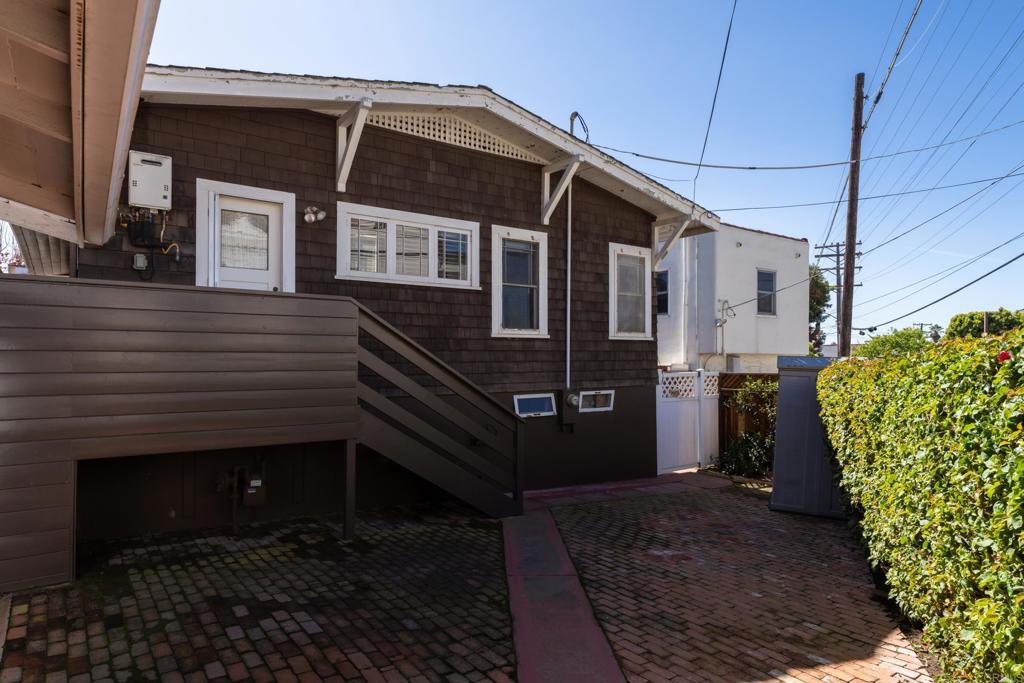 1138 Virginia Way
