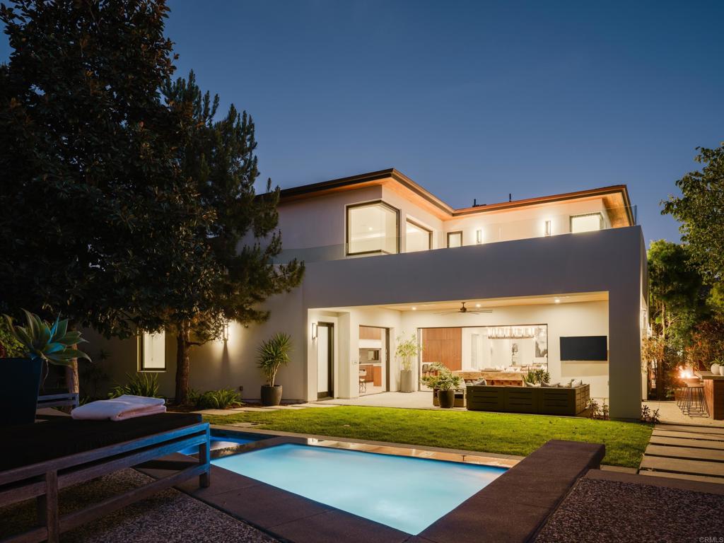 6819 Paseo Laredo