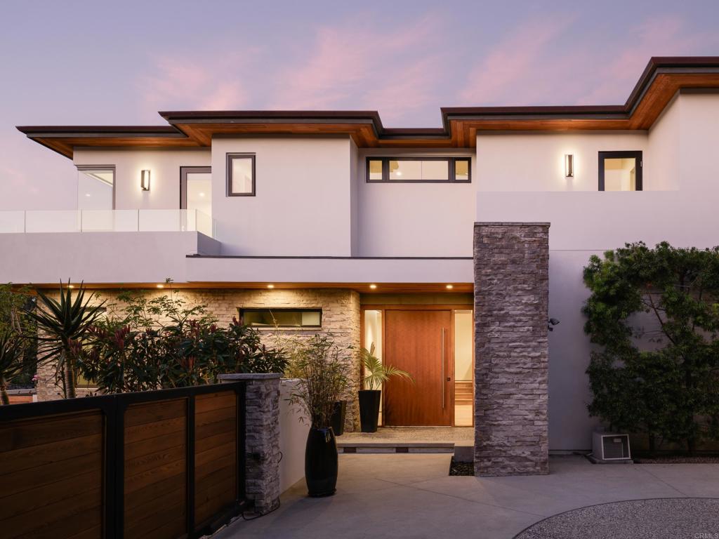 6819 Paseo Laredo