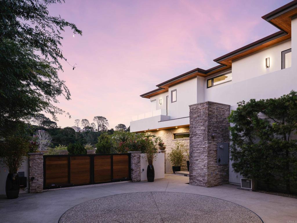 6819 Paseo Laredo
