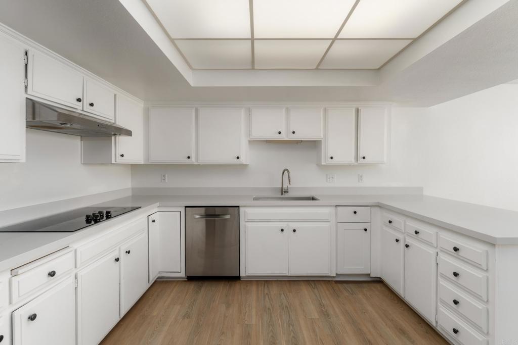 2420 Torrey Pines Road B303