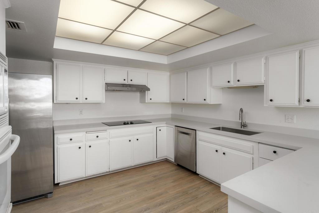 2420 Torrey Pines Road B303