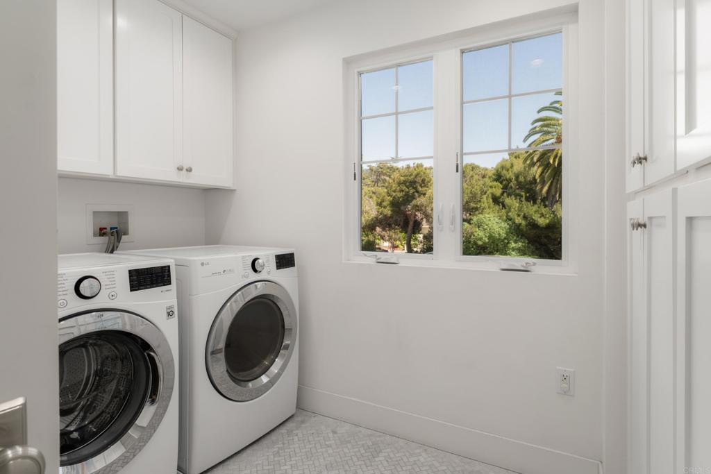 8020 La Jolla Shores Drive