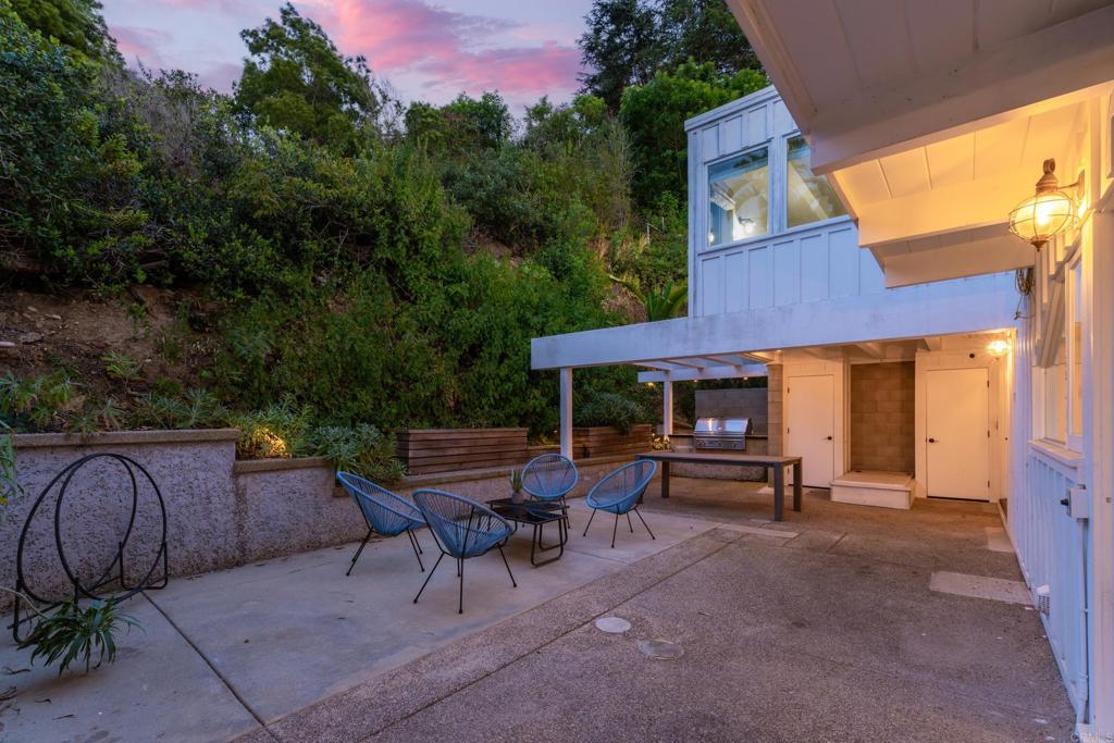 1641 Crespo Drive