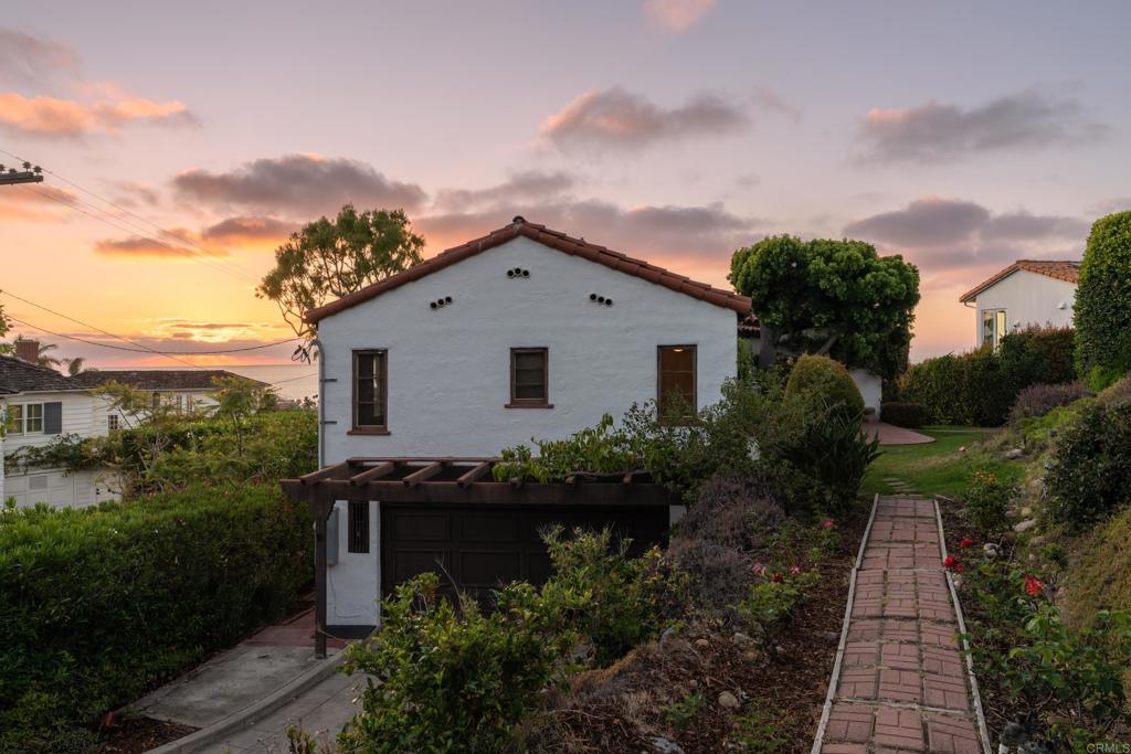 1406 La Jolla Knoll