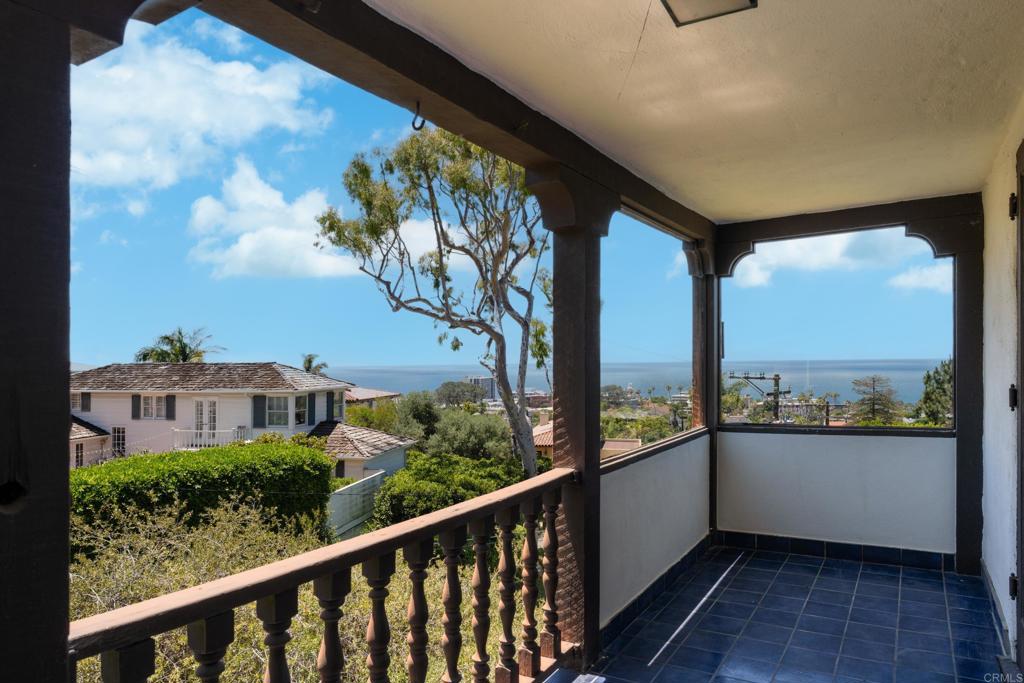 1406 La Jolla Knoll