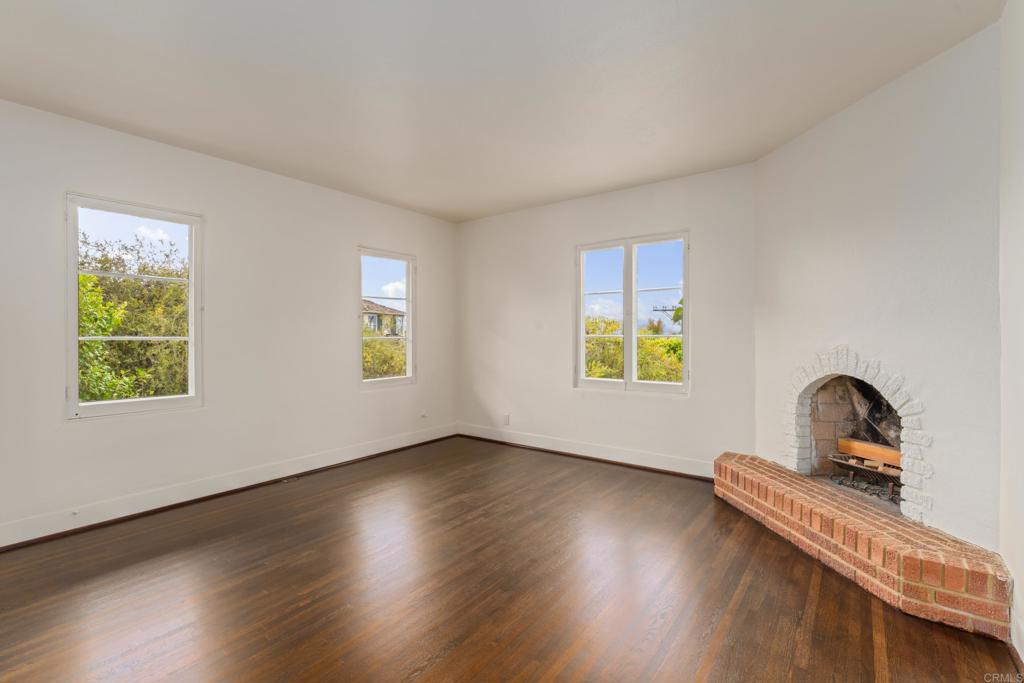 1406 La Jolla Knoll