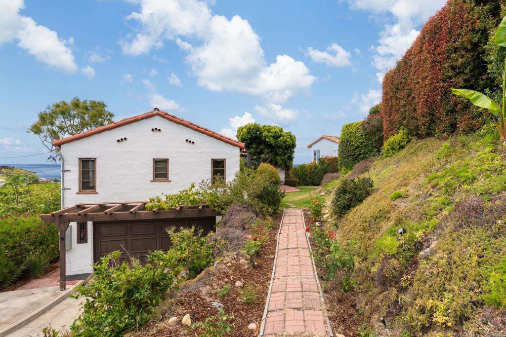 1406 La Jolla Knoll