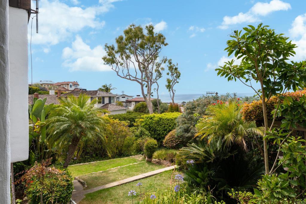 1406 La Jolla Knoll