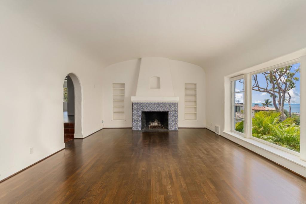 1406 La Jolla Knoll